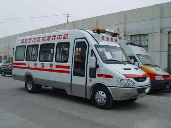 救護(hù)車生產(chǎn)廠家的發(fā)展趨勢(shì)如何？一篇文章告訴你。01