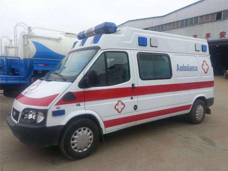 救護(hù)車和醫(yī)療車有什么區(qū)別？救護(hù)車廠家專業(yè)為你解答。01